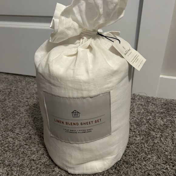 Hearth & Hand Linen Blend Sour Cream Queen Bed Sheet Set 4 pc NEW IN BAG w/ TAGS - Picture 3 of 4